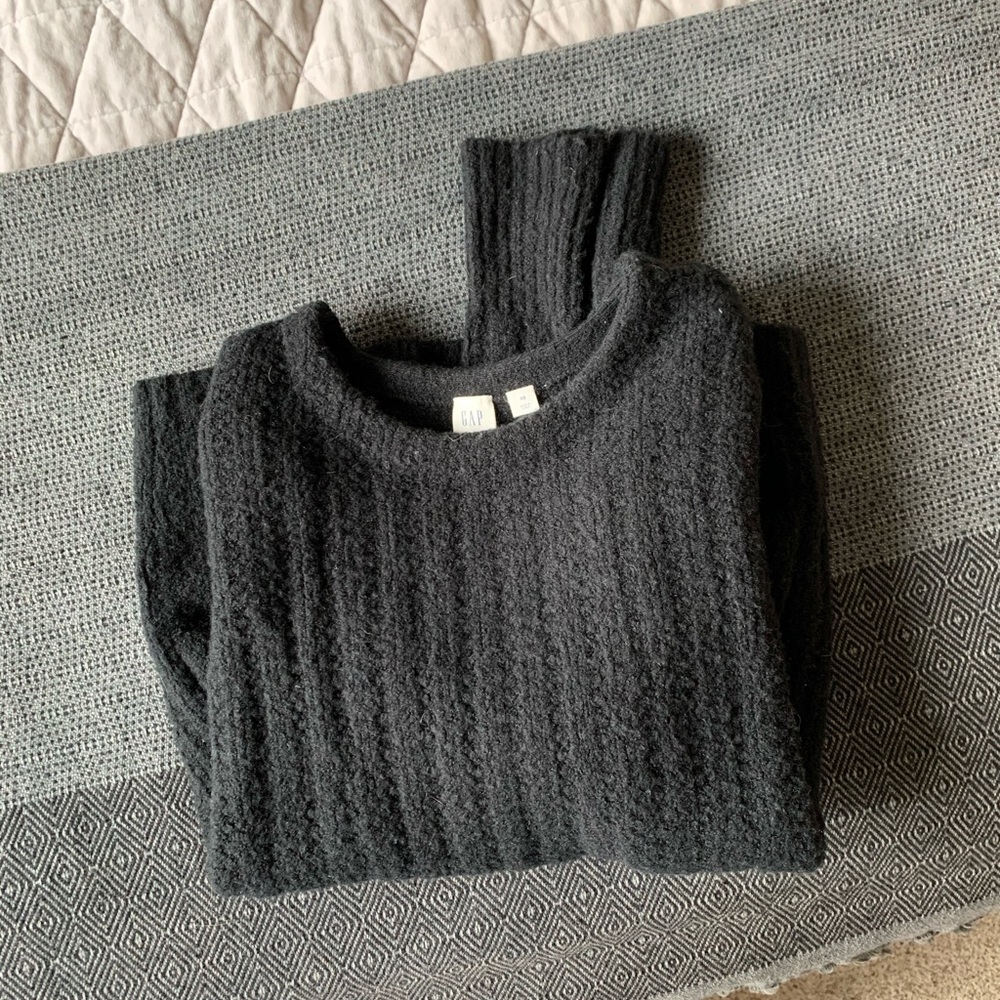 Gap black soft sweater